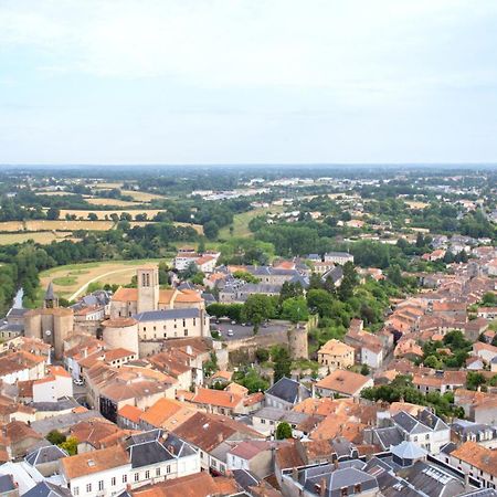 Petite Maison Medievale Parthenay Exterior foto